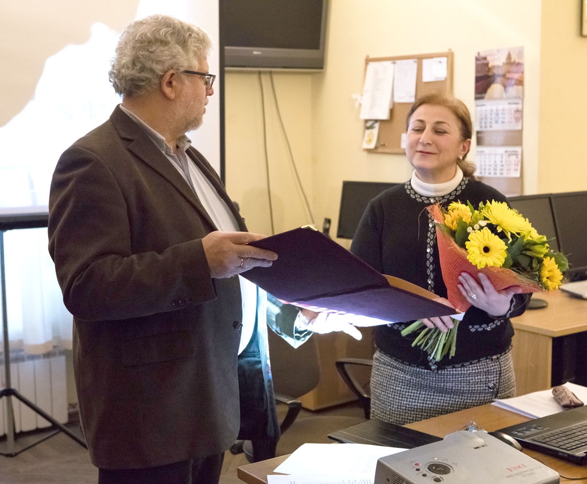 Поздравления подруге с днем рождения в роликах