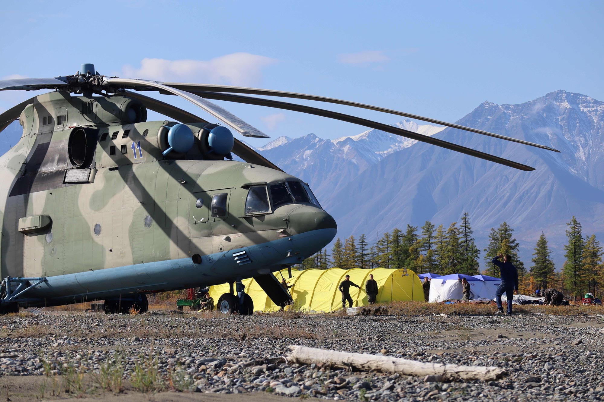 Открытие пролива между азией и америкой. Полярная экспедиция. Зил 49061 колесо. Экспедиция в арктику. Экспедиция 26.