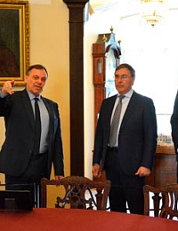 Глава Минобрнауки Валерий Фальков посетил обновленные экспозиции МАЭ РАН